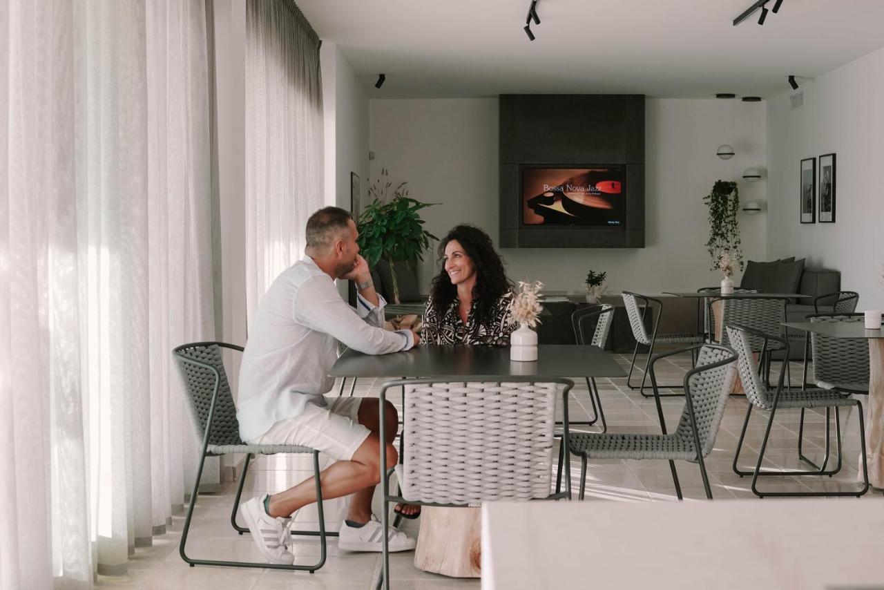 Essenza Relais Contemporaneo Bed & Breakfast Cisternino Luaran gambar